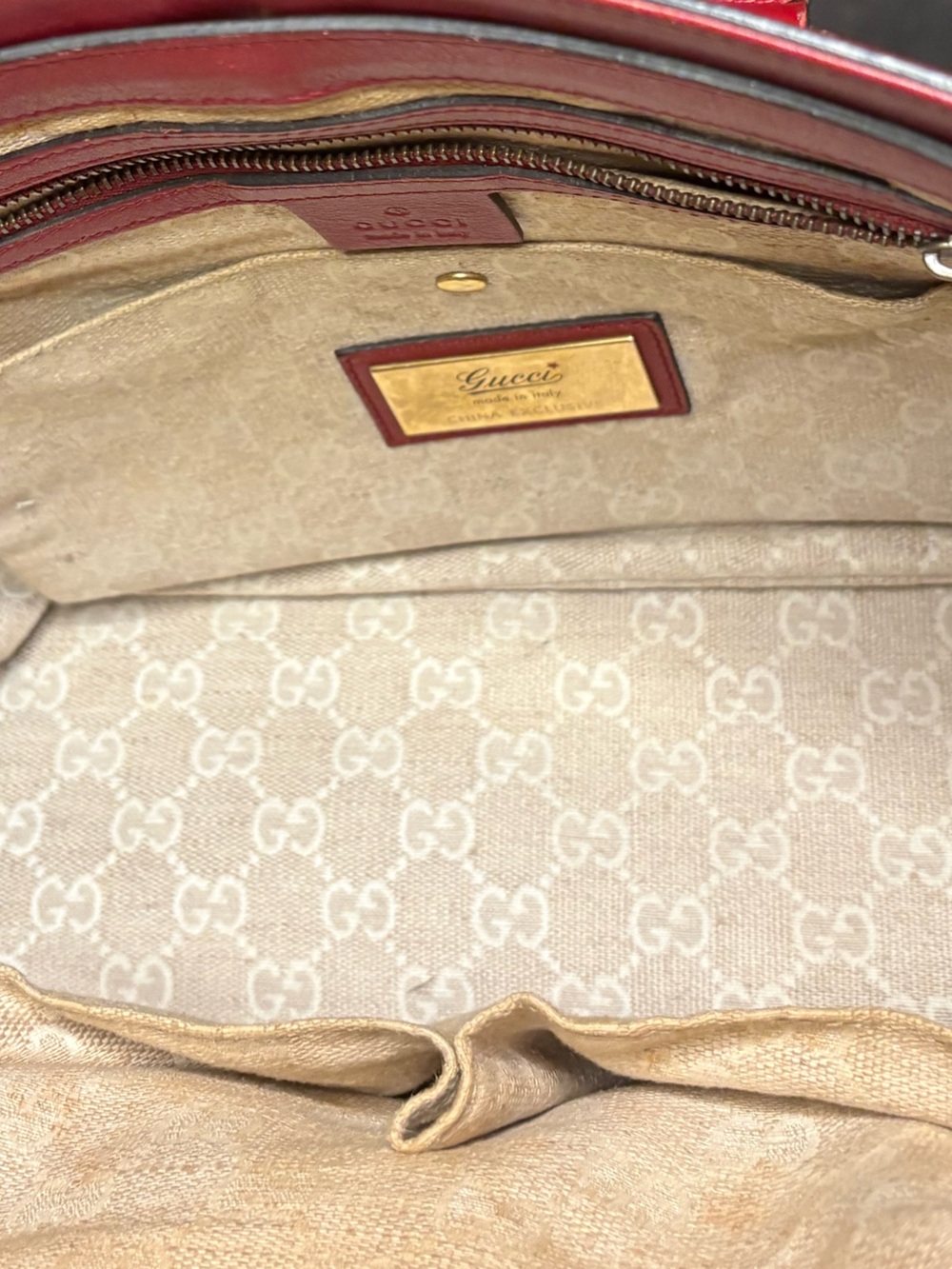 Gucci Horsebit Red Patent Leather Satchel Tote - China Exclusive Gold Hardware - Picture 6 of 7